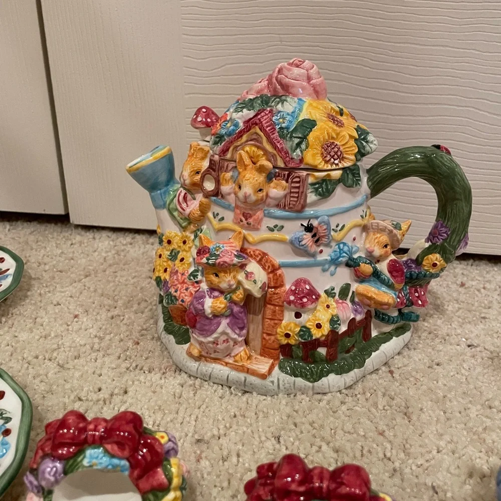 Springtime Ceramic Tea Set - Picture 5 of 11